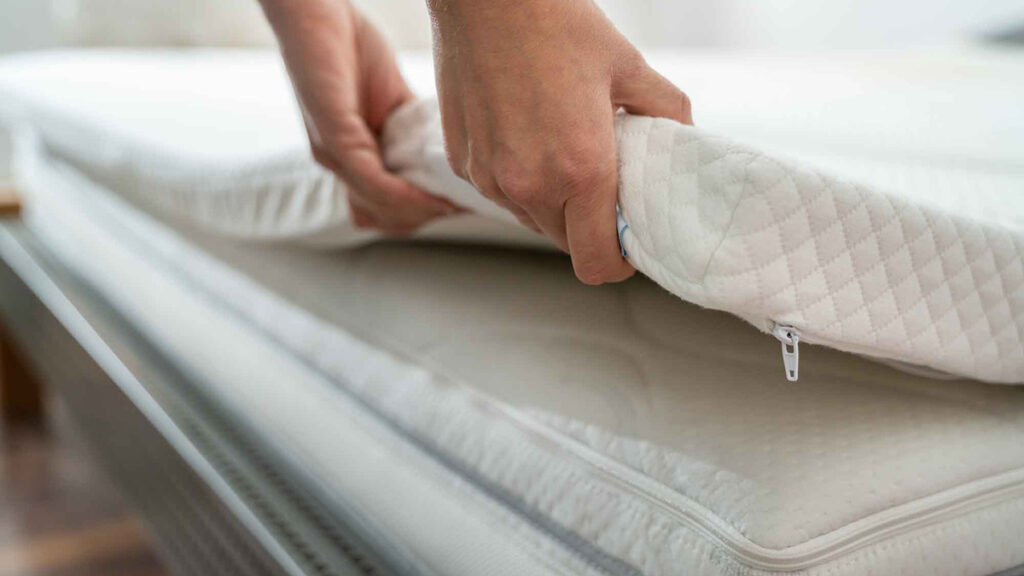 mattress pad vs mattress topper